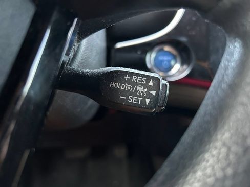 Used 2019 Toyota Prius LE FWD image 22