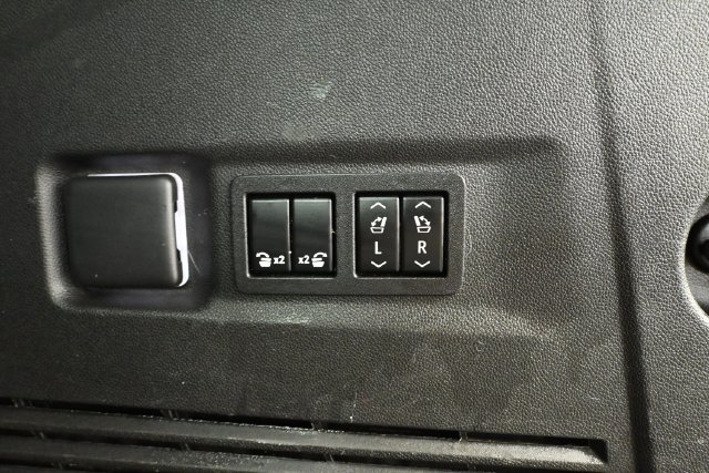 Used 2022 Chevrolet Suburban Z71 w/ Off-Road Capability Package AWD/4WD image 41