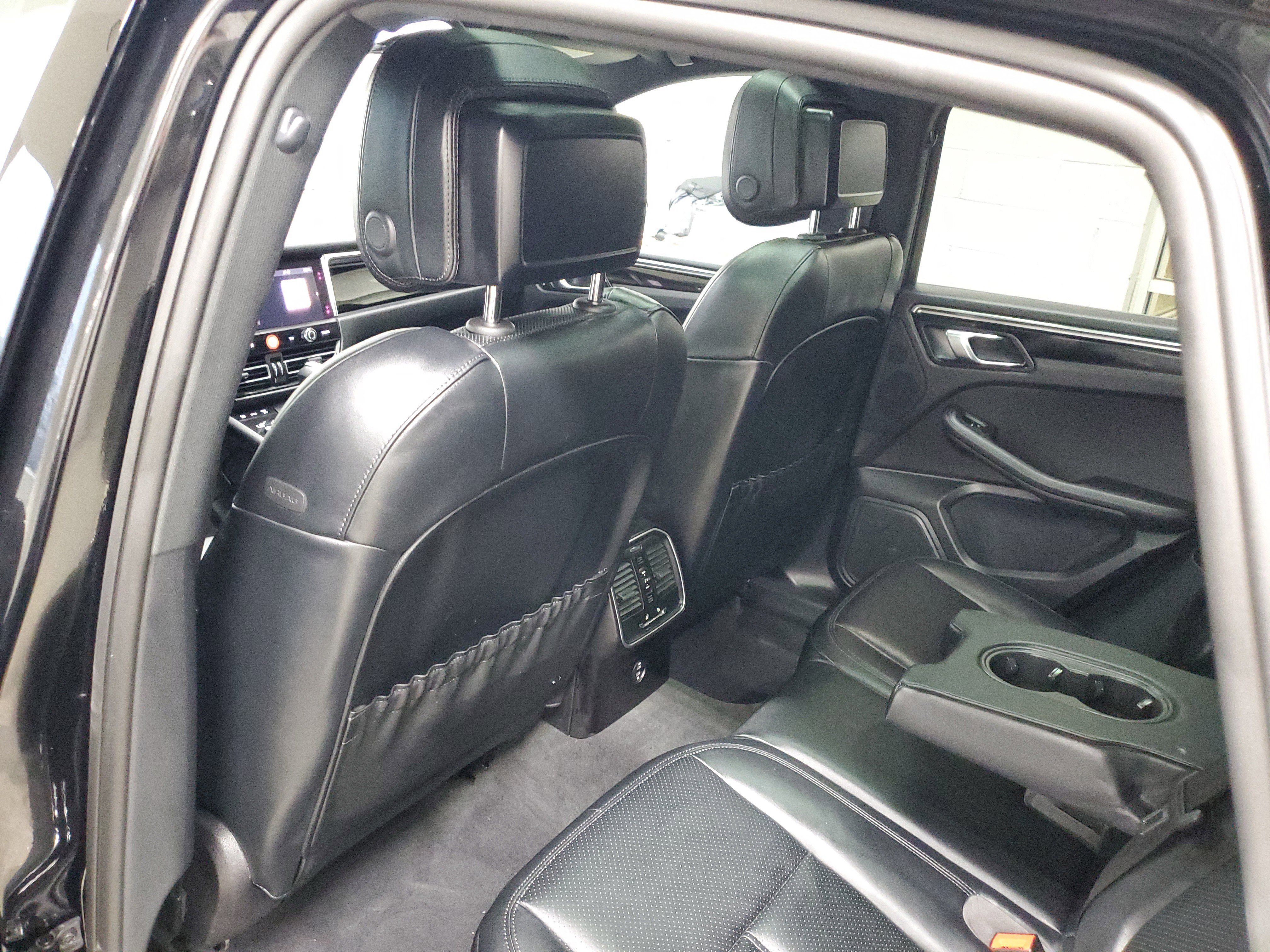 Used 2025 Porsche Macan AWD/4WD image 11
