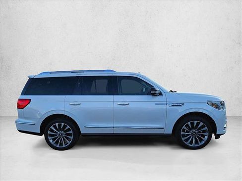 Used 2018 Lincoln Navigator Select w/ Technology Package image 4