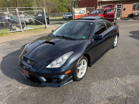 Used 2004 Toyota Celica GT image 3
