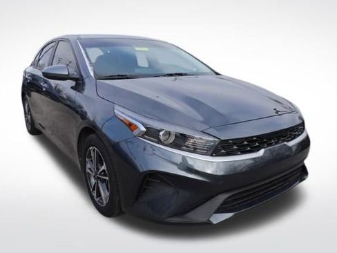 Used 2023 Kia Forte LXS FWD image 2