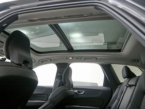 Certified 2023 Volvo XC60 B5 Plus w/ Climate Package image 22