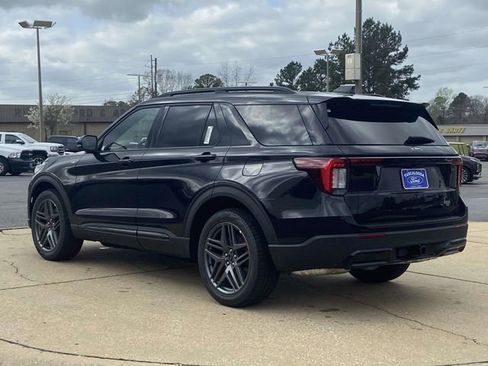 New 2026 Ford Explorer ST-Line w/ ST-Line Street Pack RWD image 4