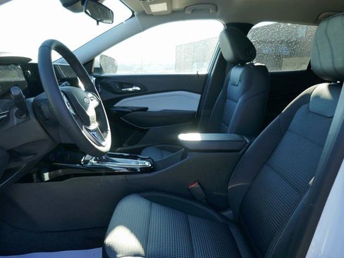 New 2026 Chevrolet Trax LT image 12