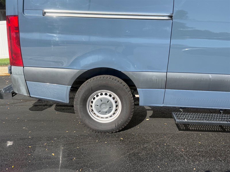 Used 2019 Mercedes-Benz Sprinter 144 image 33