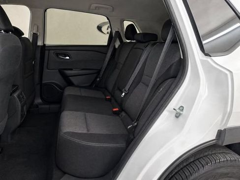 Used 2024 Nissan Rogue SV FWD image 11