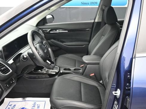 Used 2024 Kia Seltos EX FWD image 11