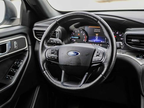 Used 2020 Ford Explorer XLT w/ Equipment Group 202A image 15
