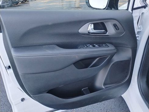 New 2026 Chrysler Pacifica Select image 20