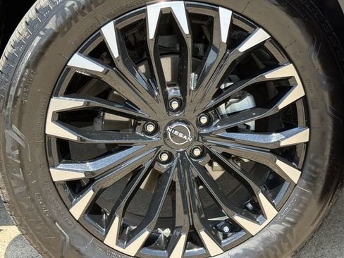 Used 2026 Nissan Rogue Dark Armor FWD image 10