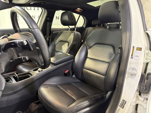 Used 2015 Mercedes-Benz GLA 250 4MATIC image 9