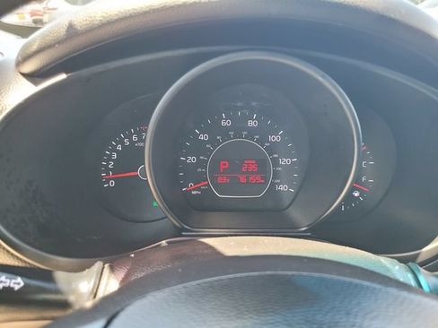Used 2017 Kia Soul + FWD image 28