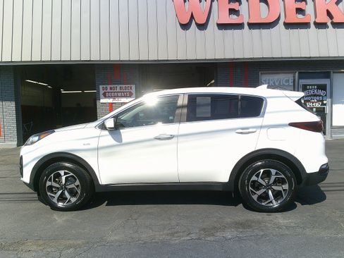 Used 2021 Kia Sportage LX AWD/4WD image 4