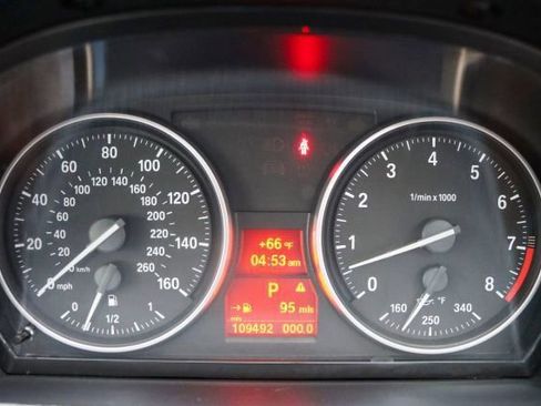 Used 2011 BMW 335i xDrive 335i xDrive image 31