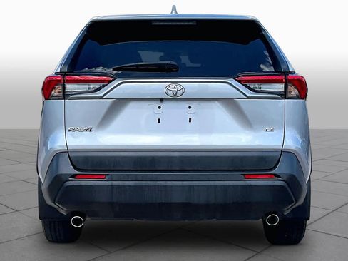 Used 2024 Toyota RAV4 LE FWD image 5
