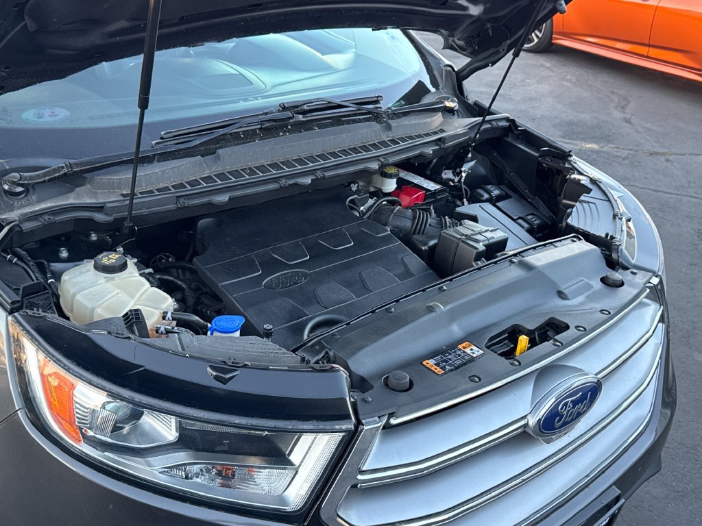 Used 2018 Ford Edge Titanium w/ Equipment Group 302A AWD/4WD image 40