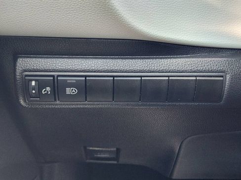 Used 2025 Toyota Corolla SE FWD image 21