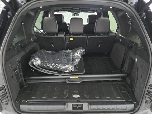 New 2026 Land Rover Discovery Dynamic SE AWD/4WD image 15