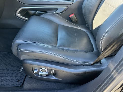 Certified 2022 Jaguar F-PACE R-Dynamic S image 17