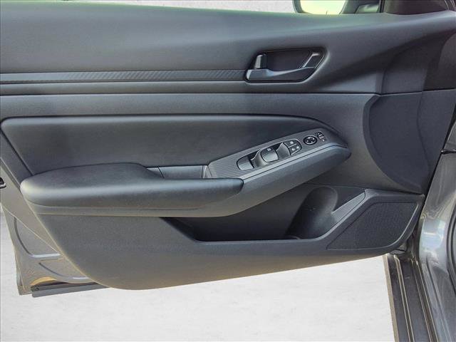 Used 2025 Nissan Altima 2.5 S FWD image 24