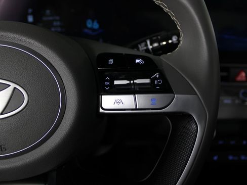 Used 2025 Hyundai Elantra SEL image 26