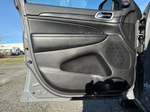 Used 2020 Jeep Grand Cherokee Altitude image 12