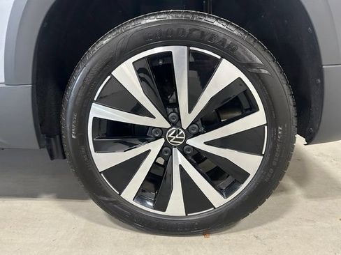 Certified 2023 Volkswagen Taos SE w/ Panoramic Sunroof Package FWD image 23