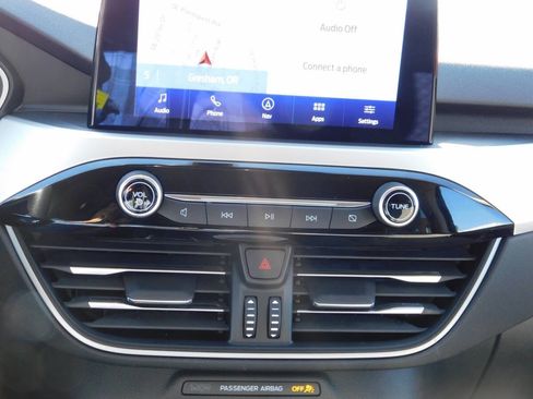 Used 2020 Ford Escape SE image 14