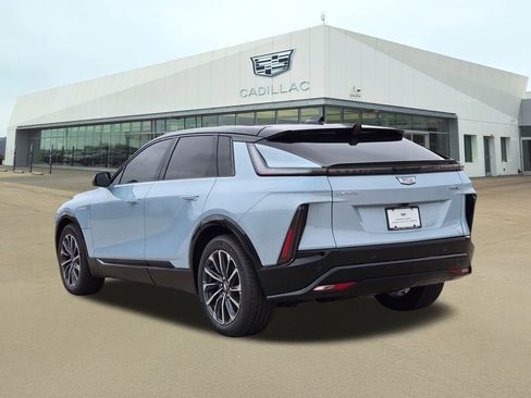 New 2026 Cadillac Lyriq Sport w/ LPO, Floor Liner Package image 4