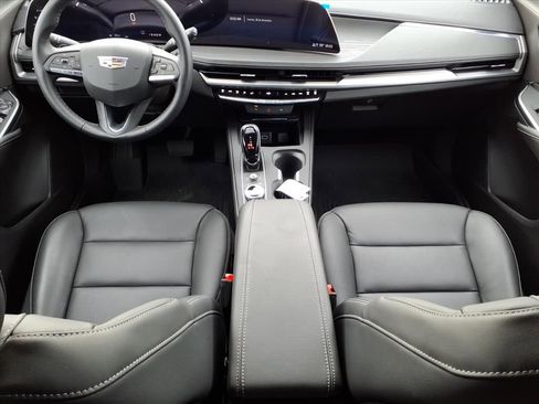 Used 2025 Cadillac XT4 Premium Luxury image 10