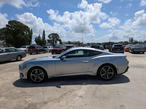 Used 2025 Ford Mustang Premium RWD image 5