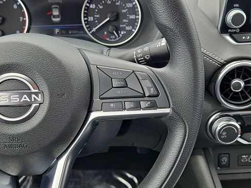 Used 2025 Nissan Sentra SV FWD image 19