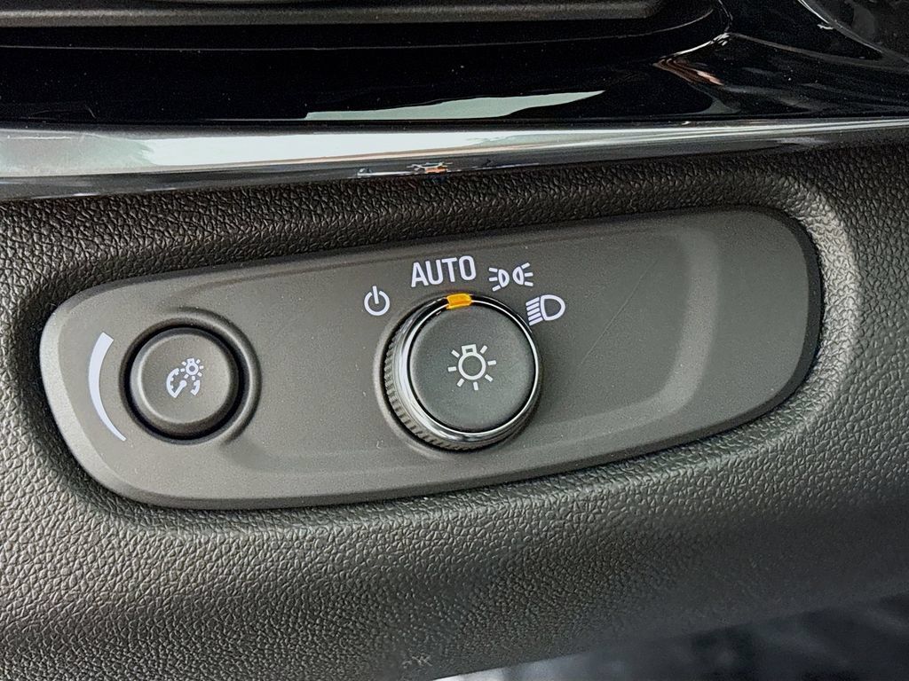 New 2026 Buick Envista Sport Touring w/ Convenience I Package FWD image 10