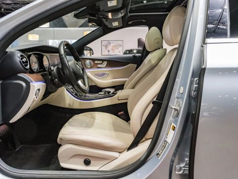 Used 2017 Mercedes-Benz E 300 image 4