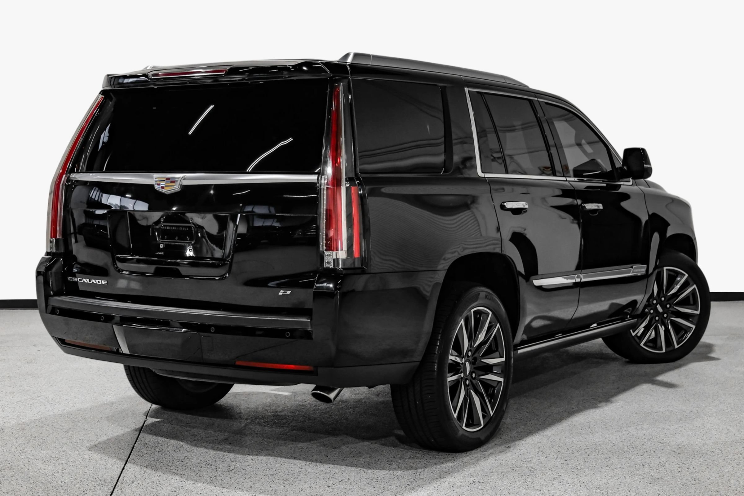 Used 2016 Cadillac Escalade Platinum AWD/4WD image 6