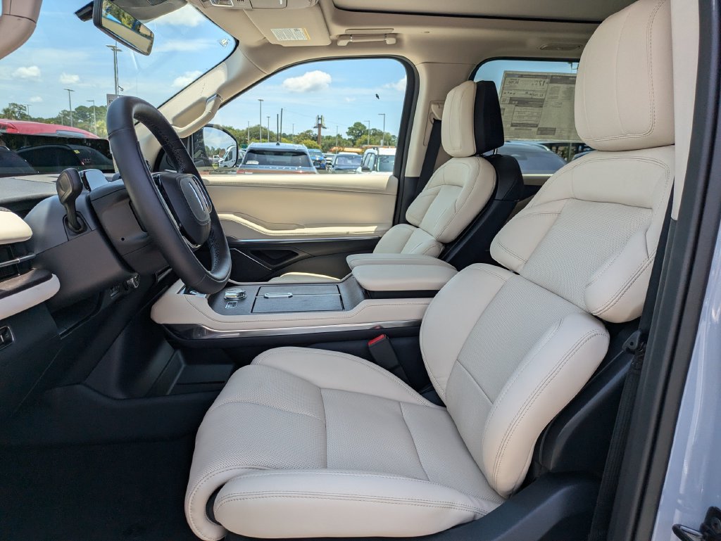 New 2027 Lincoln Navigator L Reserve AWD/4WD image 21