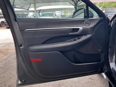 Certified 2025 Hyundai Sonata Limited FWD image 22
