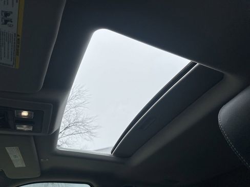 Used 2018 RAM 1500 Laramie w/ Convenience Group AWD/4WD image 30