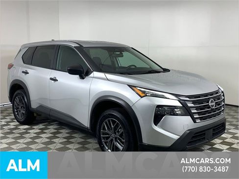 Used 2024 Nissan Rogue S image 13