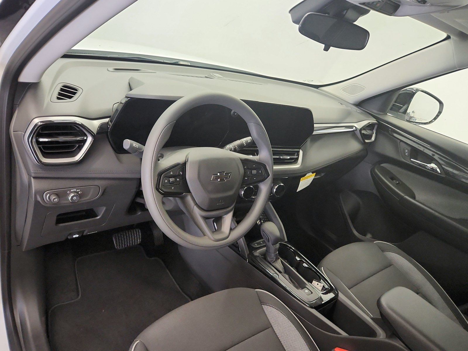 New 2026 Chevrolet TrailBlazer LT w/ Midnight Edition FWD image 18