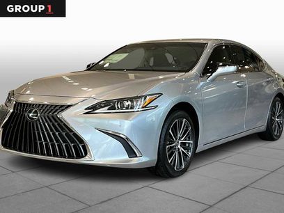 New 2025 Lexus ES 350 w/ Premium Package