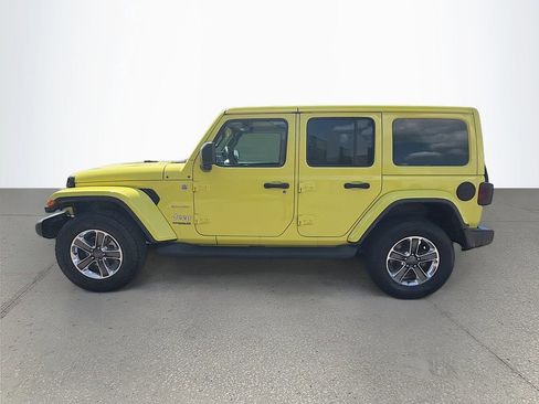 Used 2022 Jeep Wrangler Unlimited Sahara w/ Cold Weather Group AWD/4WD image 7