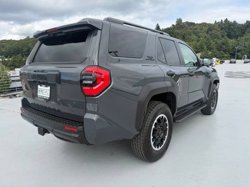 Certified 2025 Toyota 4Runner TRD Off-Road Premium AWD/4WD image 5