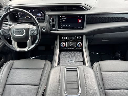 Used 2022 GMC Yukon XL Denali AWD/4WD image 14