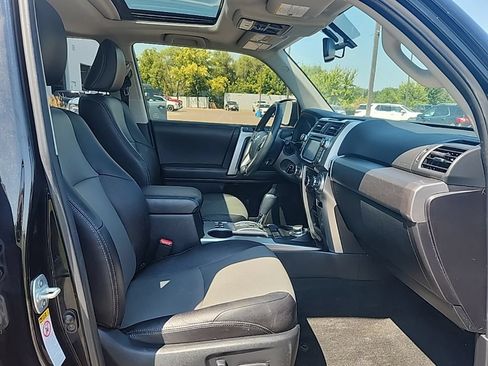 Used 2018 Toyota 4Runner SR5 Premium AWD/4WD image 18