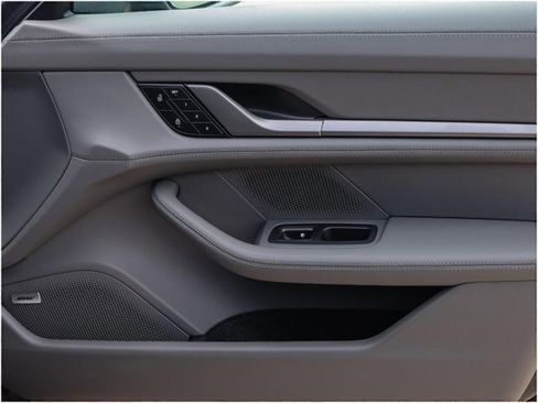 New 2025 Porsche Taycan image 26