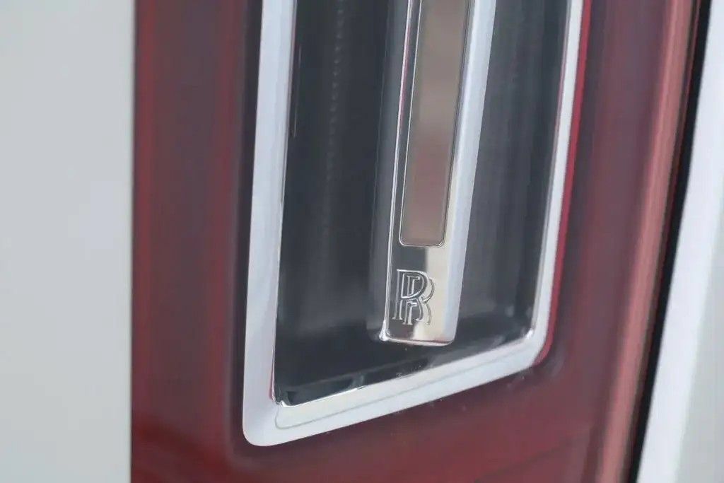 Certified 2019 Rolls-Royce Cullinan AWD/4WD image 20