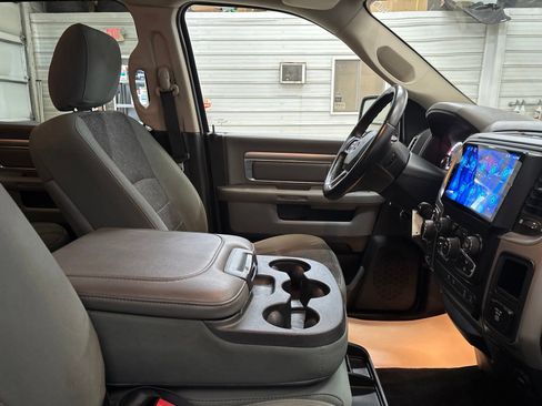 Used 2018 RAM 1500 SLT AWD/4WD image 27