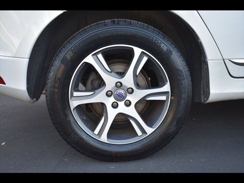 Used 2014 Volvo XC60 T6 image 36